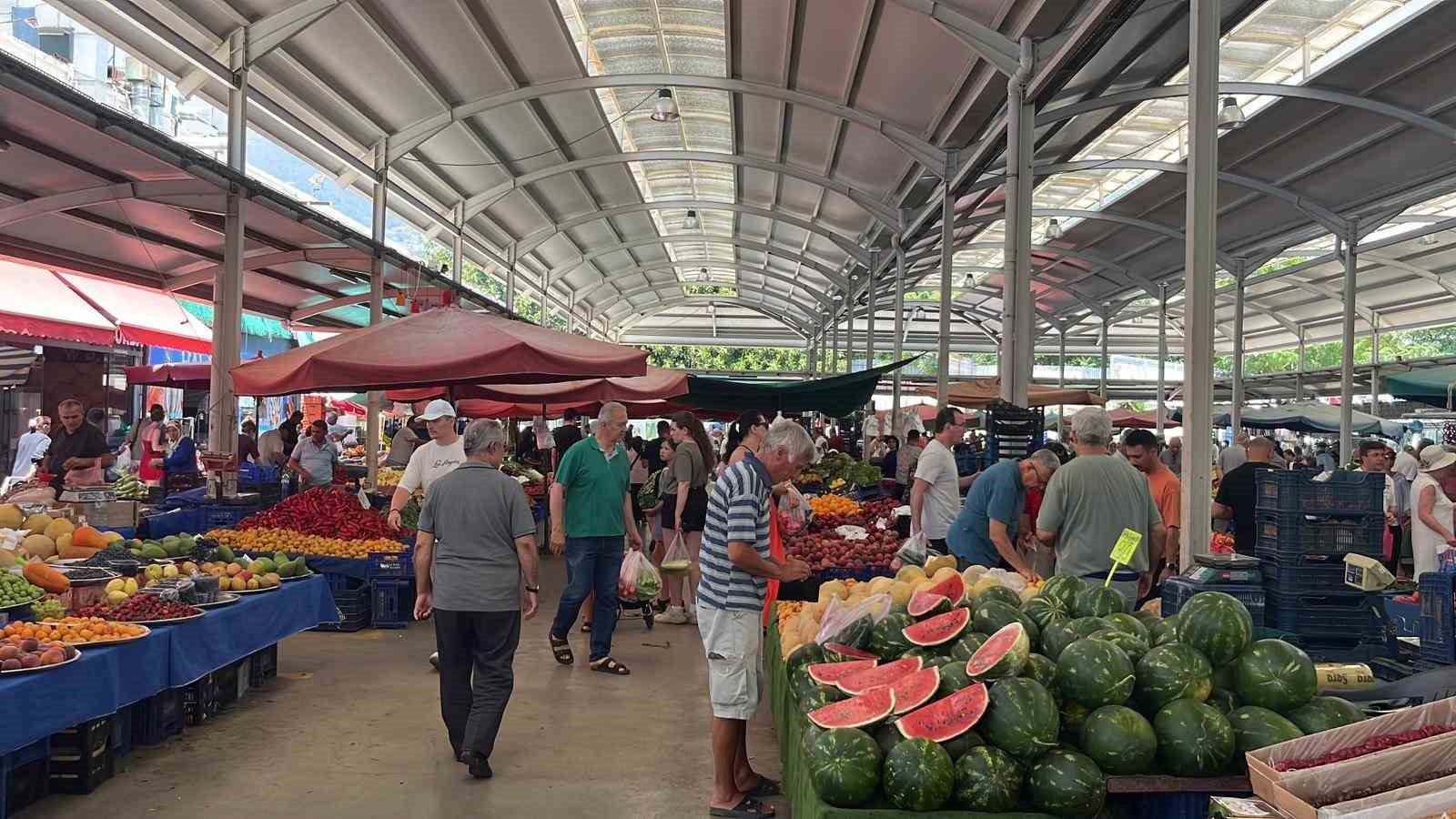 Muzda sera ve pazar arasındaki makas 70-80 liralara yükseldi