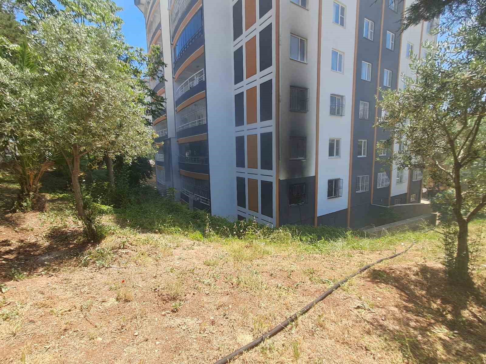Kilis’te korkutan yangın: 4 kişi hastaneye kaldırıldı