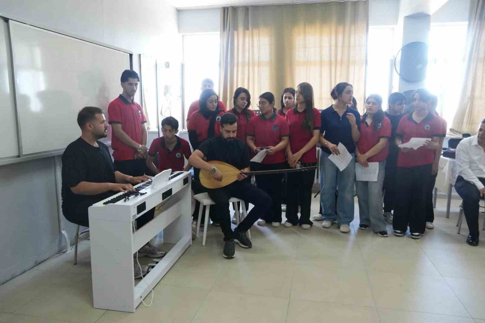 Cizre Güzel Sanatlar Lisesi’nde müzik atölyesi açıldı