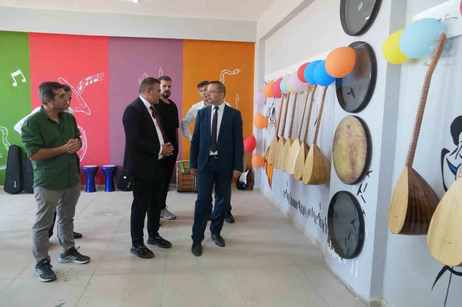 Cizre Güzel Sanatlar Lisesi’nde müzik atölyesi açıldı