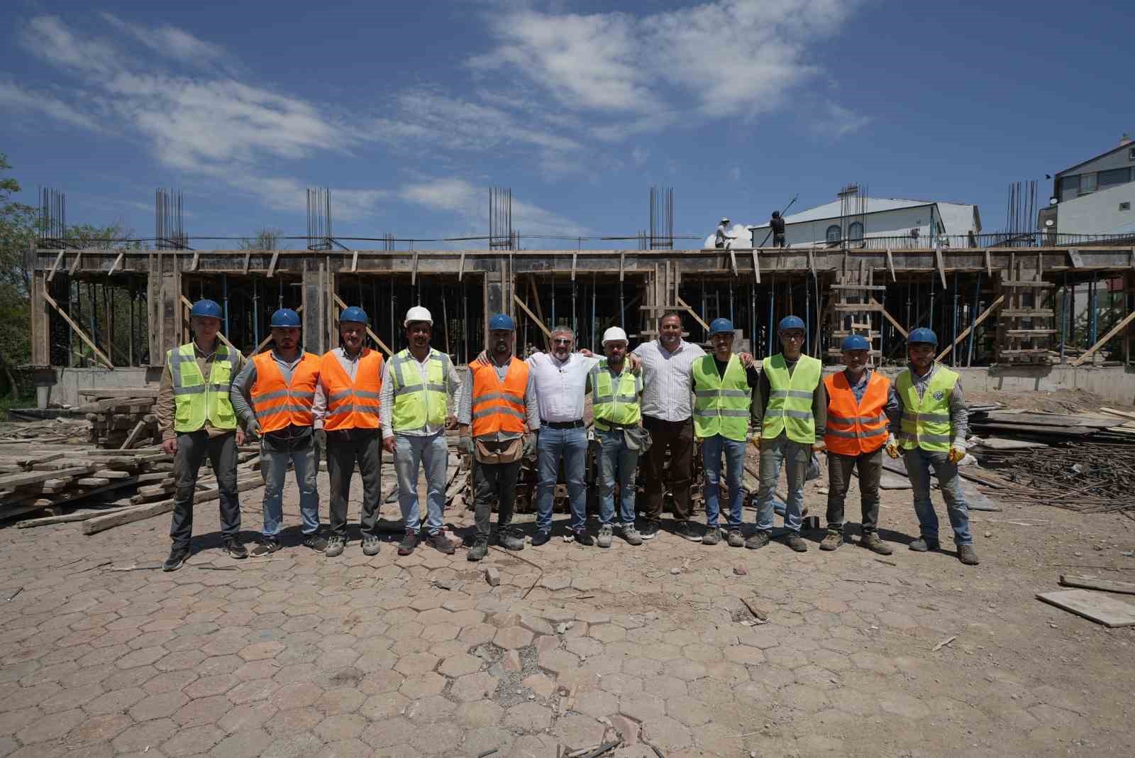 Ağrı’da 14 kütüphane hizmete açıldı, yeni okul projesinin temeli atıldı