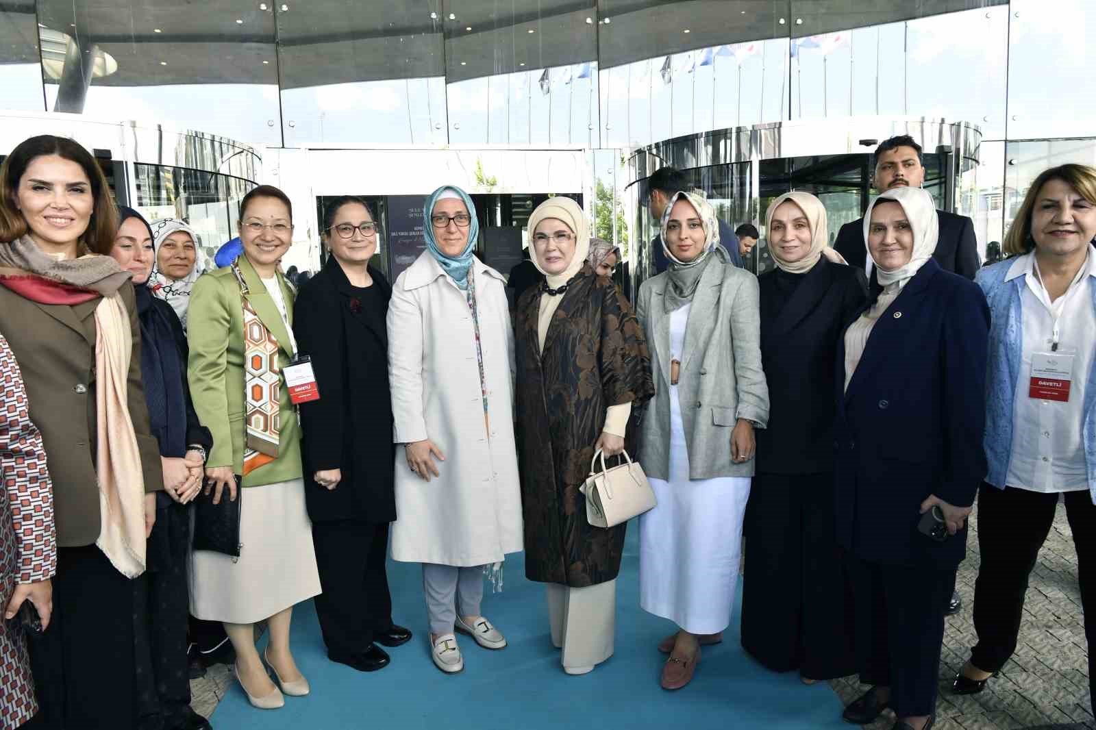 Emine Erdoğan: "Kadınların ekonomik hayata katılması, afet sonrası toparlanma döneminde büyük öneme sahiptir"