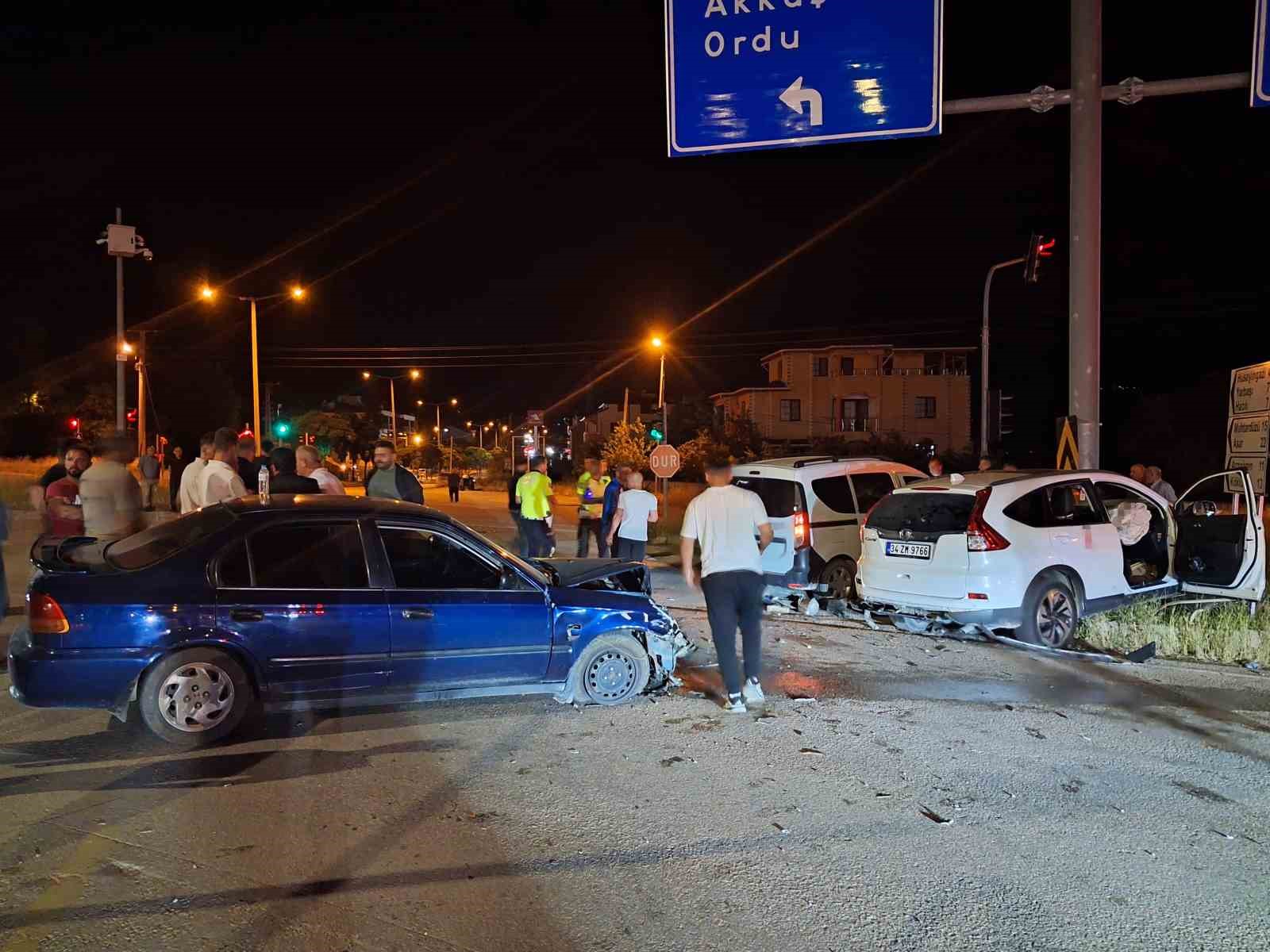 Tokat’ta zincirleme trafik kazası: 5 yaralı