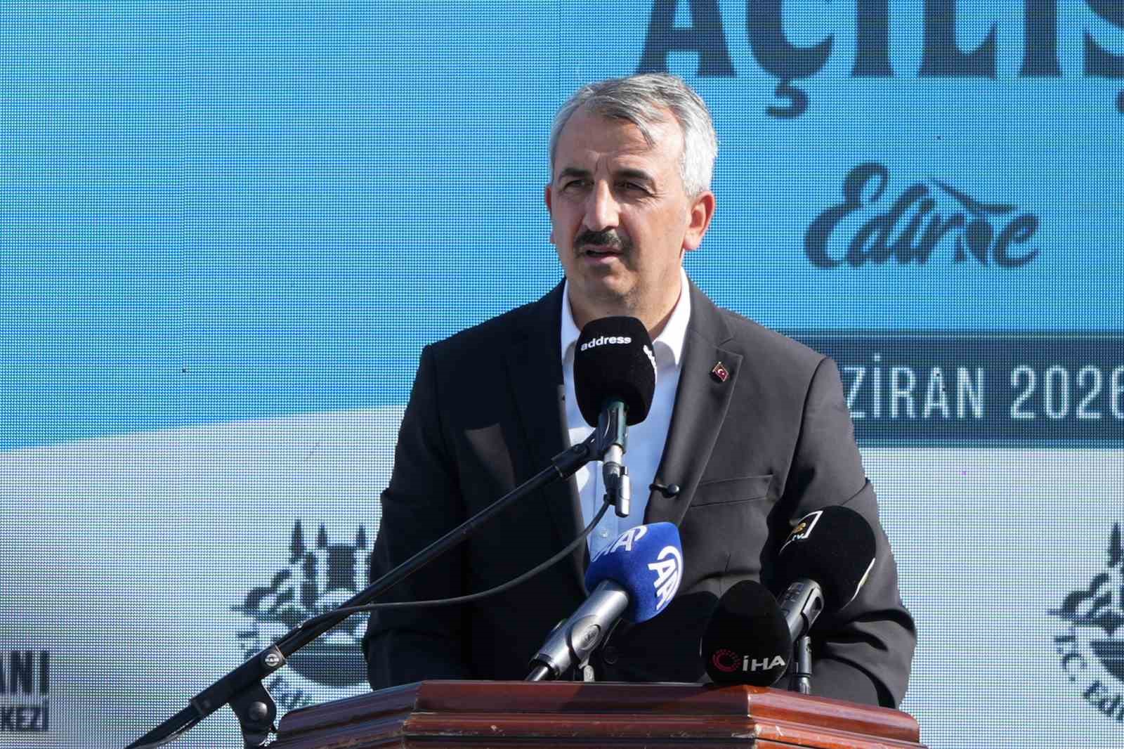 Saros’ta ’Akıncılar’, ’Fatih Sultan Mehmet’ ve ’Kemer’ heykelleri suya batırıldı