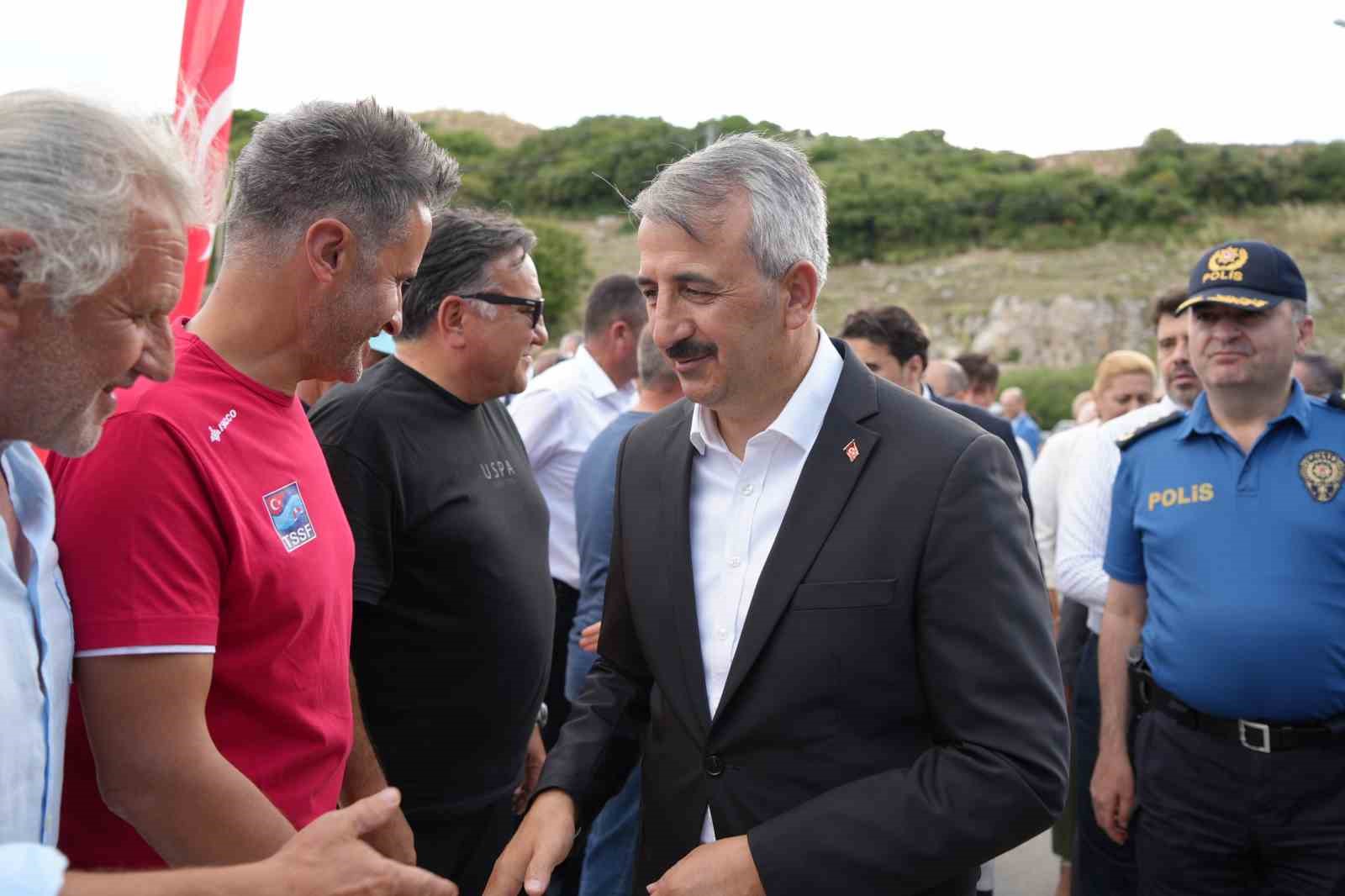 Saros’ta ’Akıncılar’, ’Fatih Sultan Mehmet’ ve ’Kemer’ heykelleri suya batırıldı