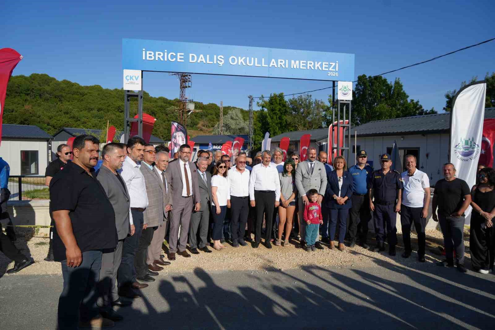 Saros’ta ’Akıncılar’, ’Fatih Sultan Mehmet’ ve ’Kemer’ heykelleri suya batırıldı
