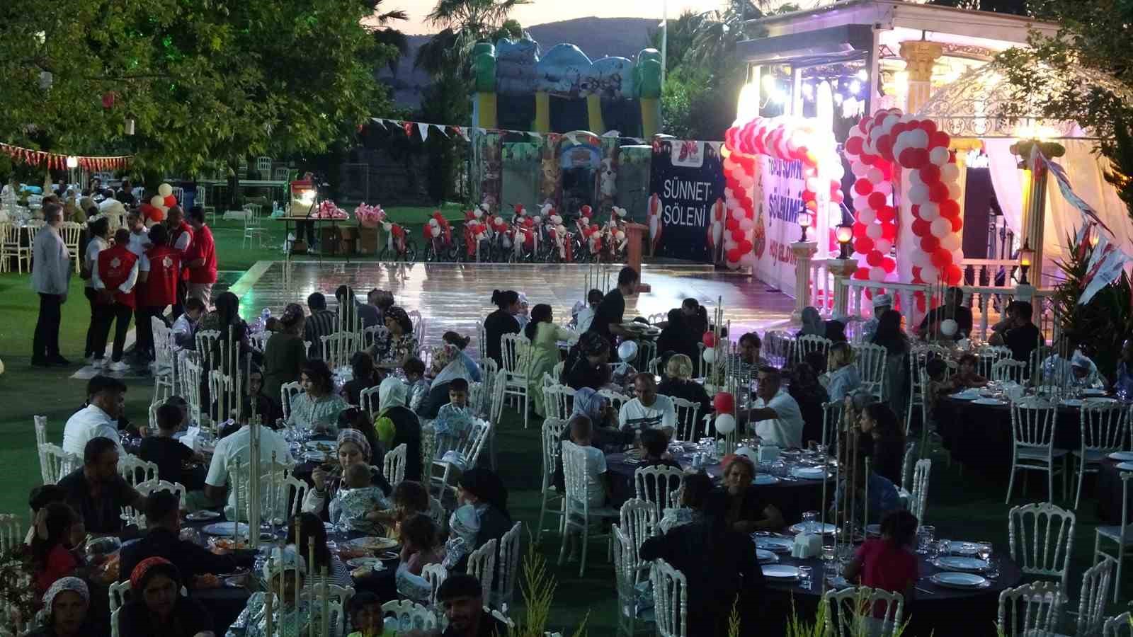 Kilis’te geleneksel sünnet şöleni: 25 çocuk sünnet oldu