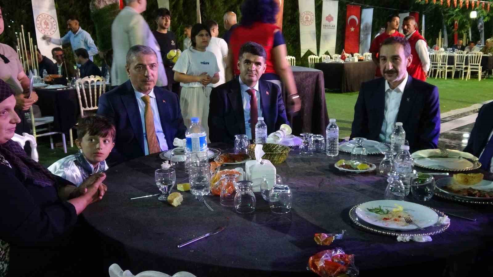Kilis’te geleneksel sünnet şöleni: 25 çocuk sünnet oldu