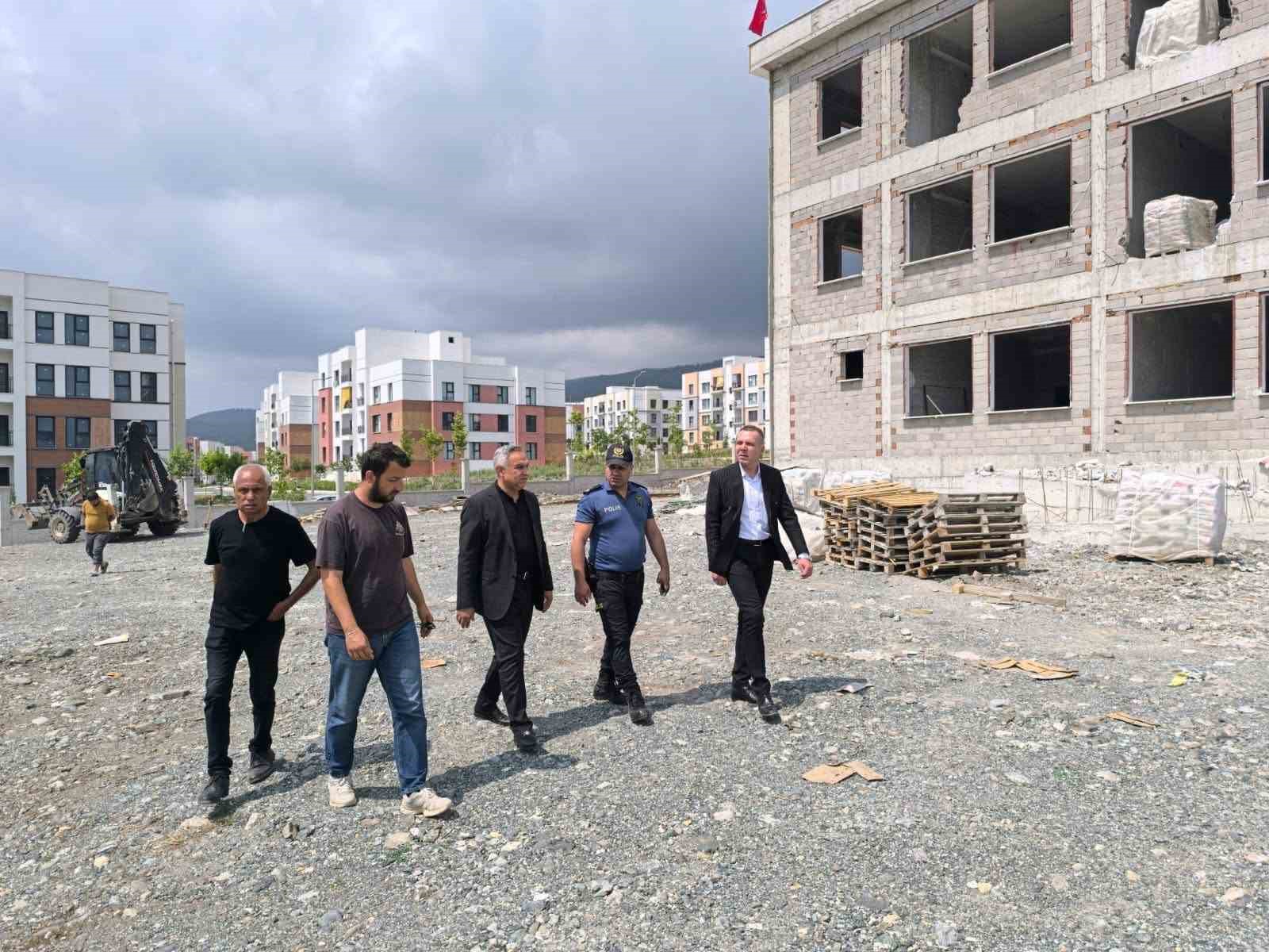 Erzin’de okul inşaatlarında çalışmalar sürüyor