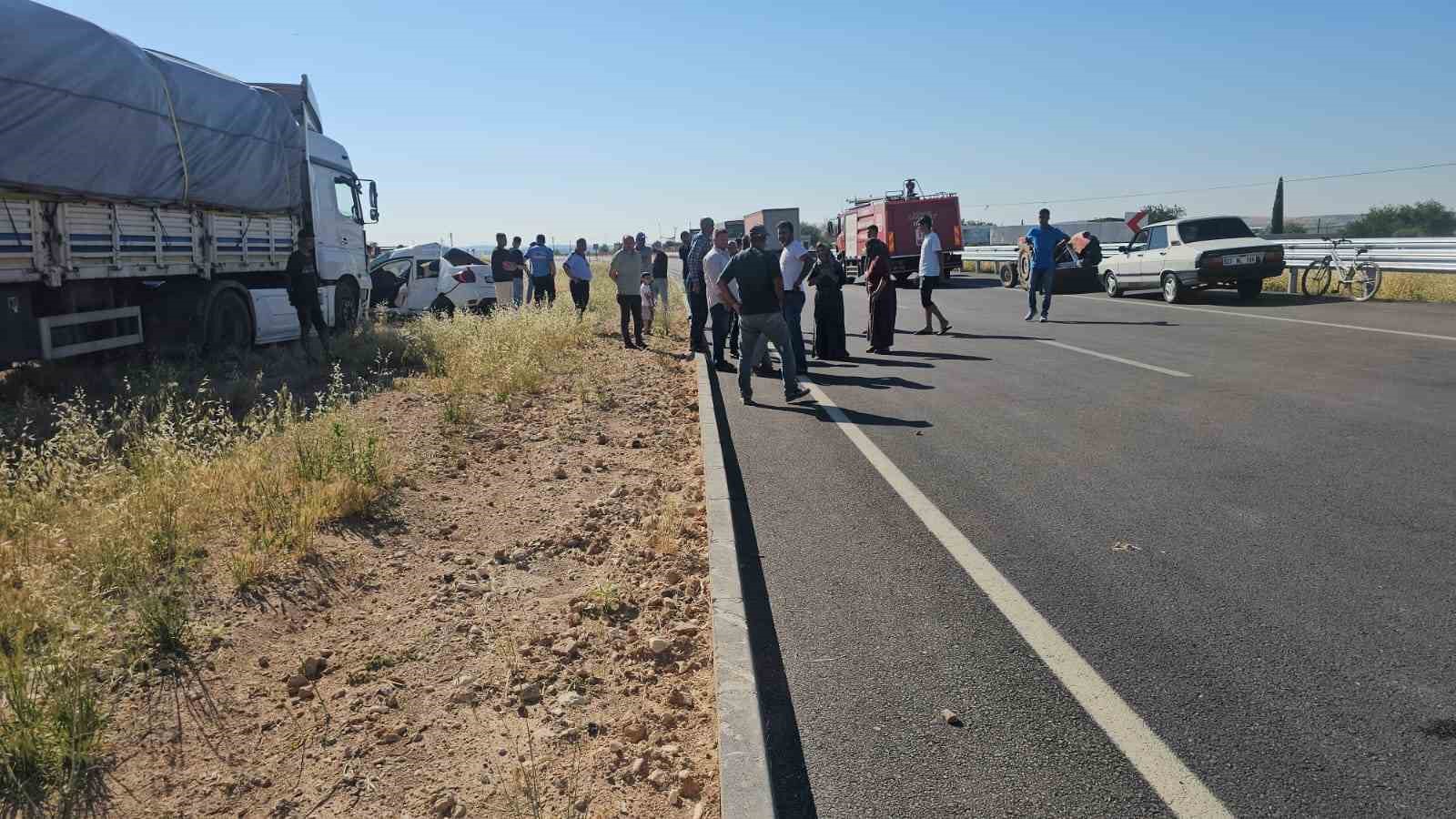 Gaziantep’te YKS yolunda feci kaza: 1’i ağır 2 öğrenci yaralandı