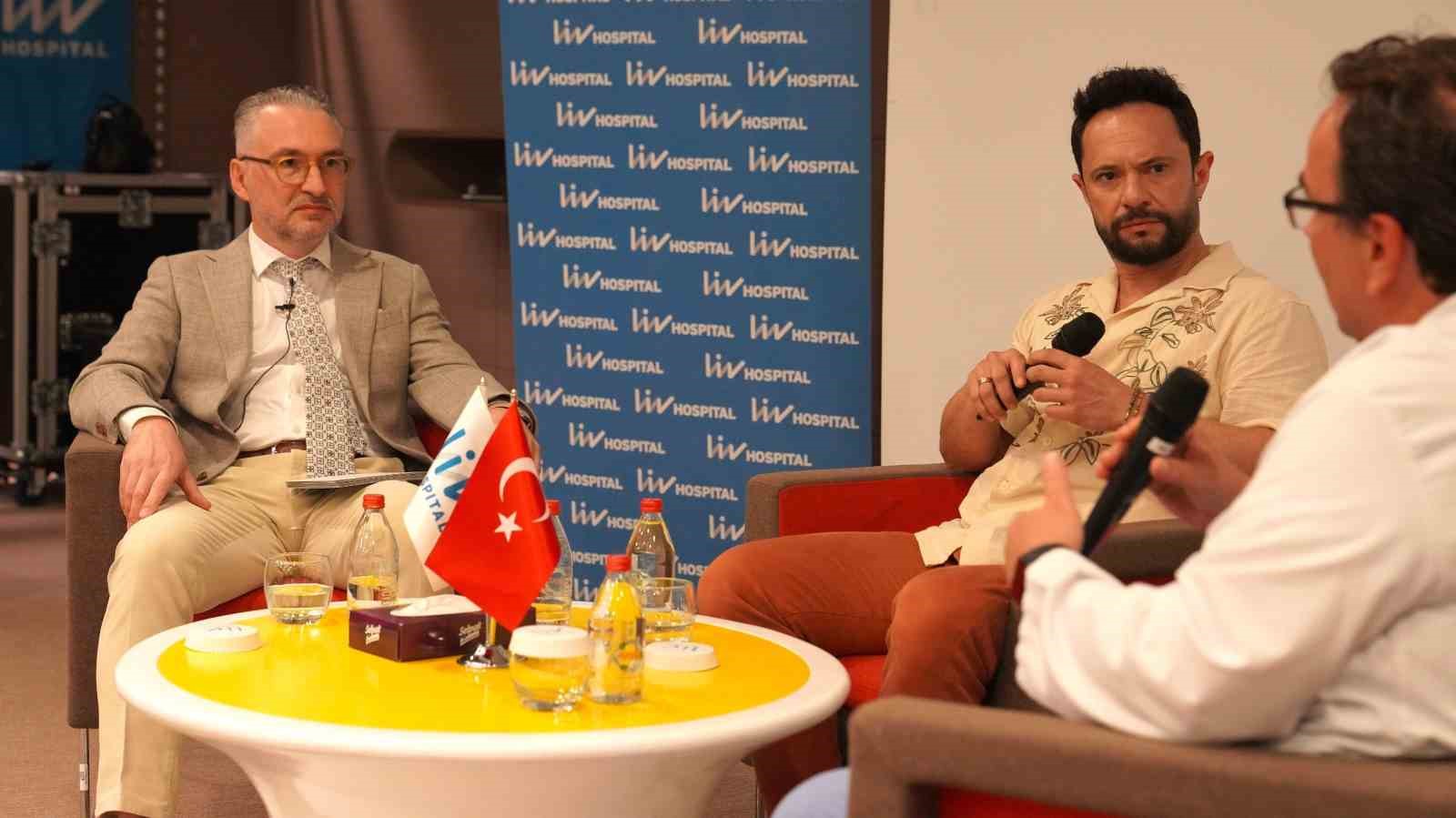 Sanatçı Özgün, Liv Hospital Ulus’ta babalarla buluştu