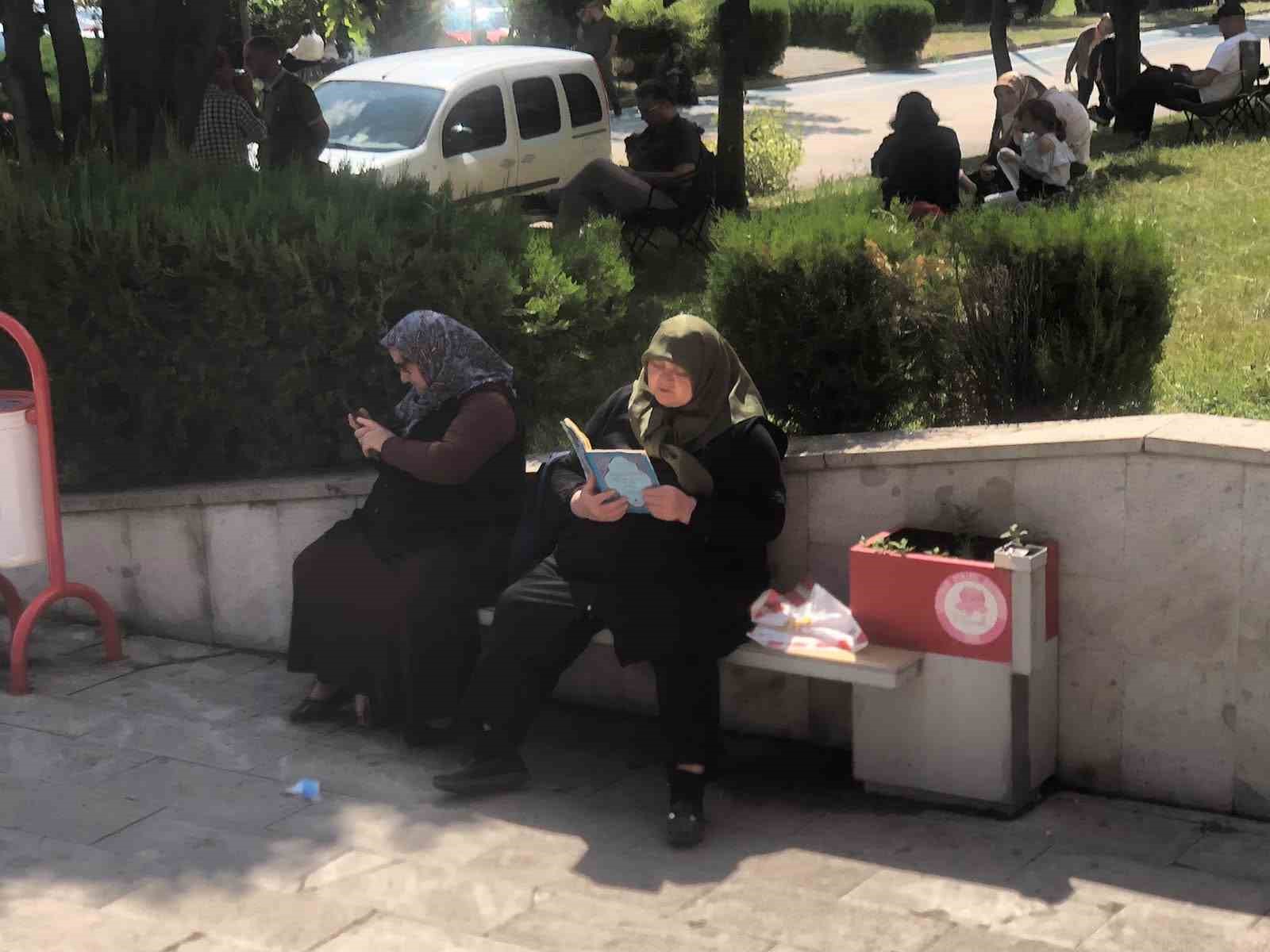 Isparta’da 21 bin 762 öğrenci üniversite hayali için sınavda ter döktü