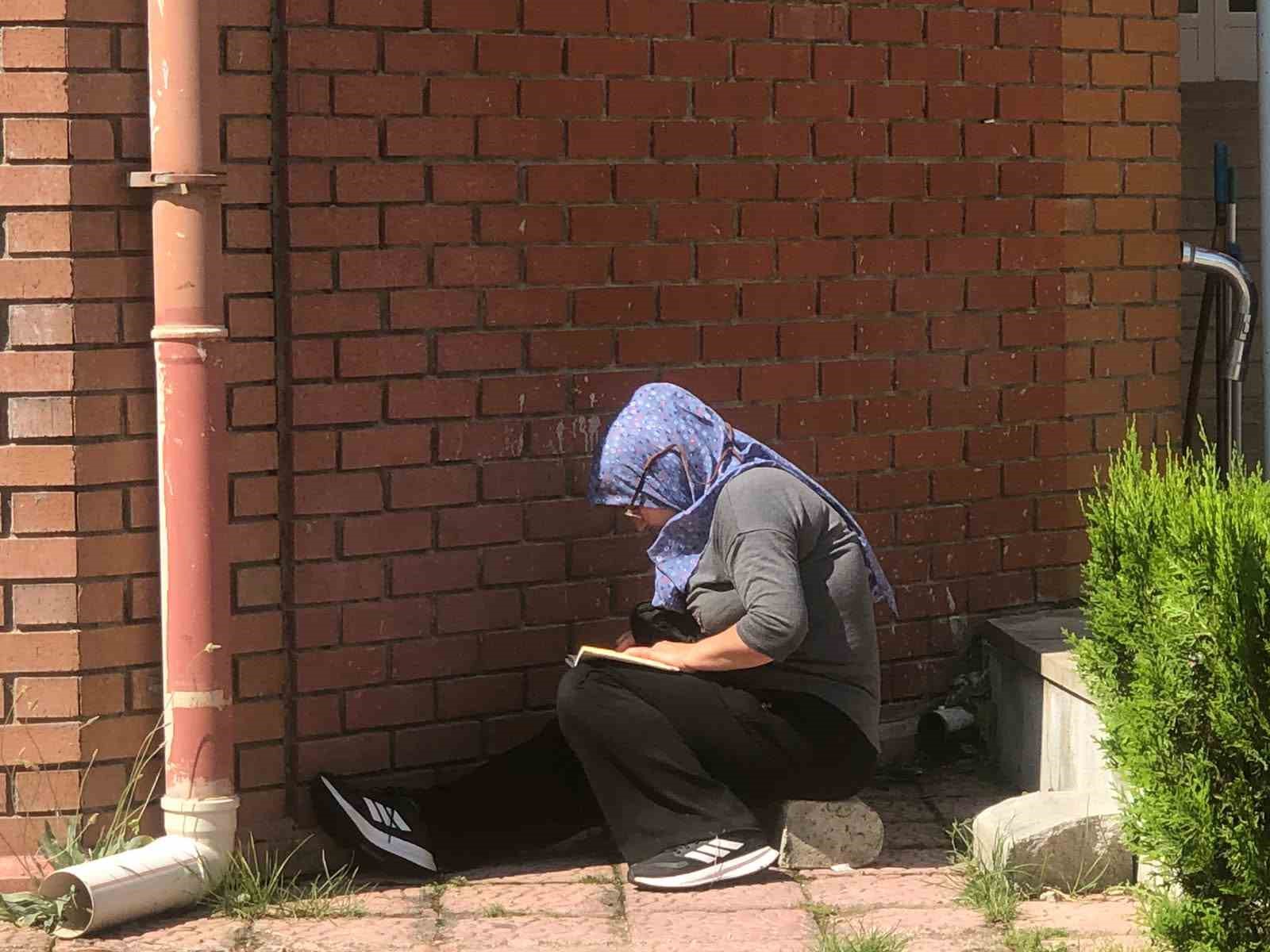 Isparta’da 21 bin 762 öğrenci üniversite hayali için sınavda ter döktü