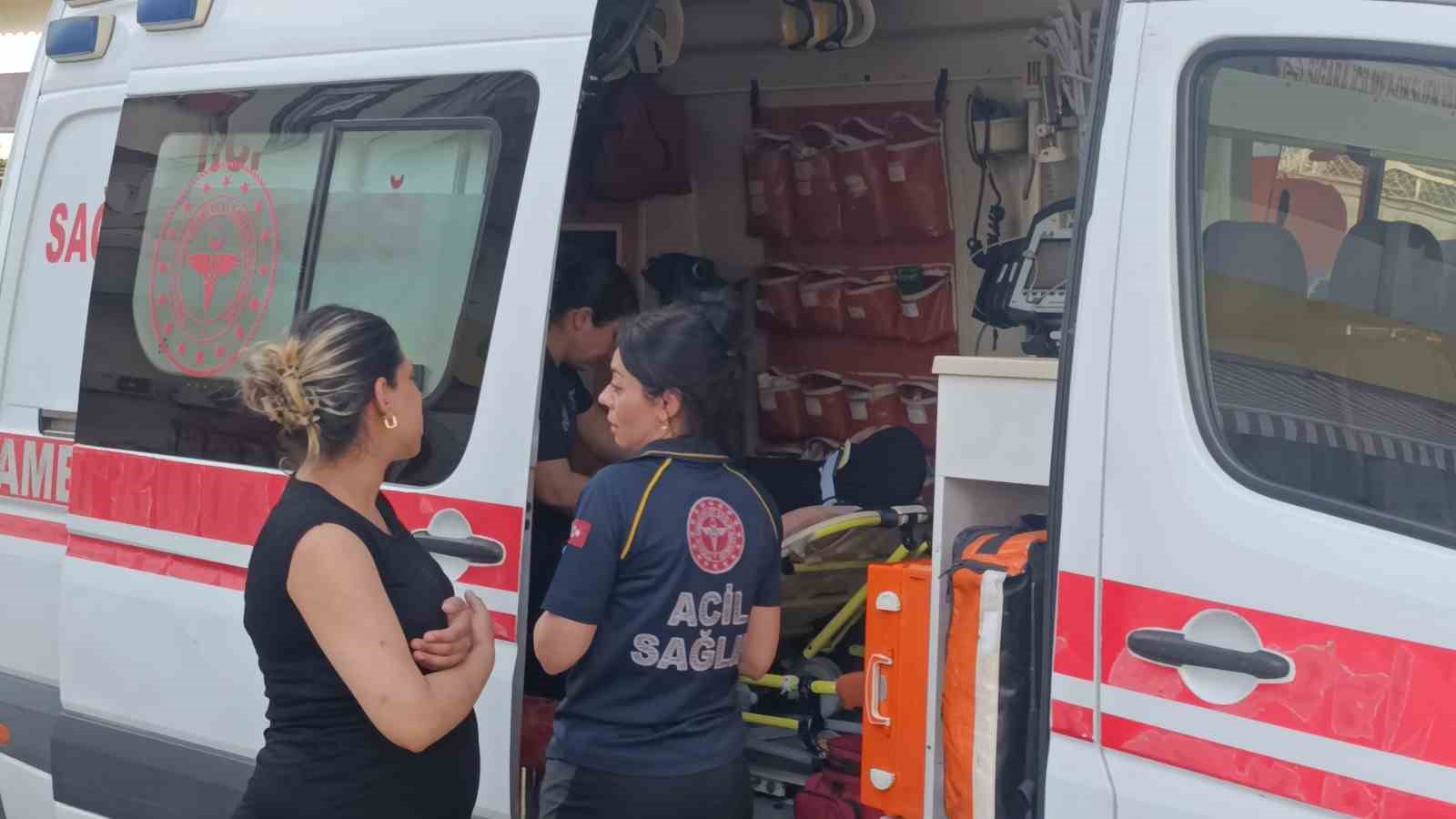 Otomobiller çarpıştı, kaza anı kameraya yansıdı