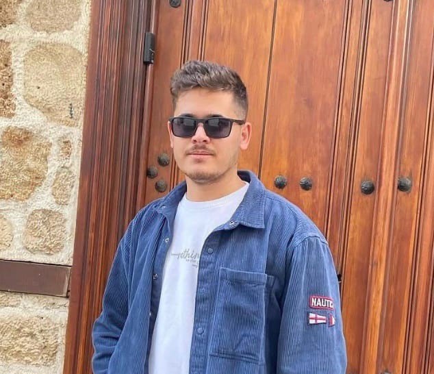 Sınava giderken kazada ölen genç toprağa verildi