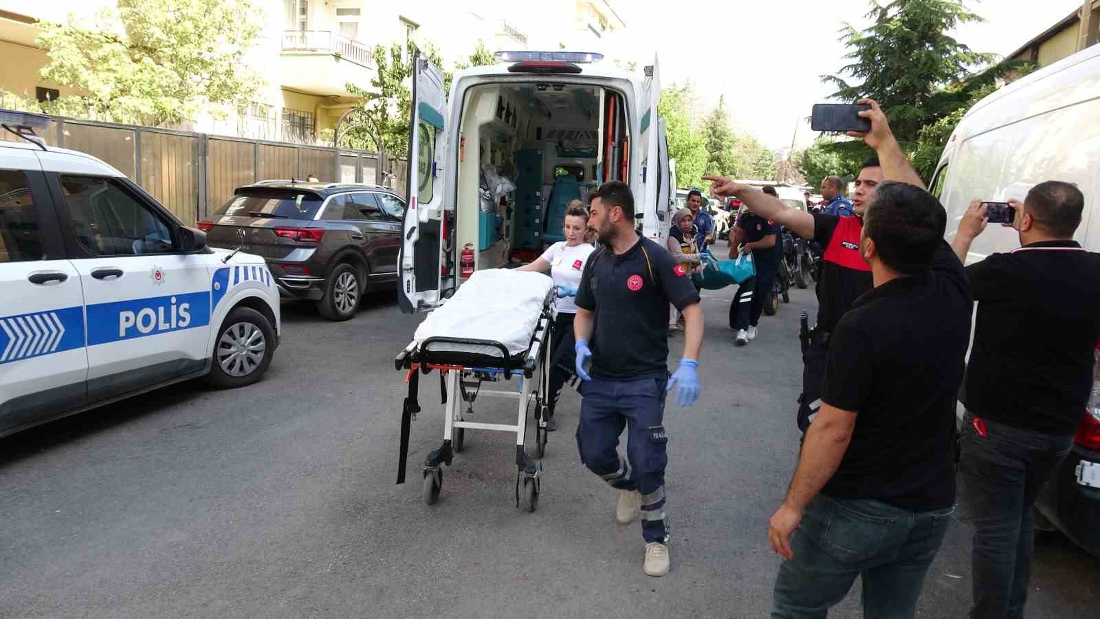 Malatya’da cinnet geçiren baba, eşini ve kızını öldürdü