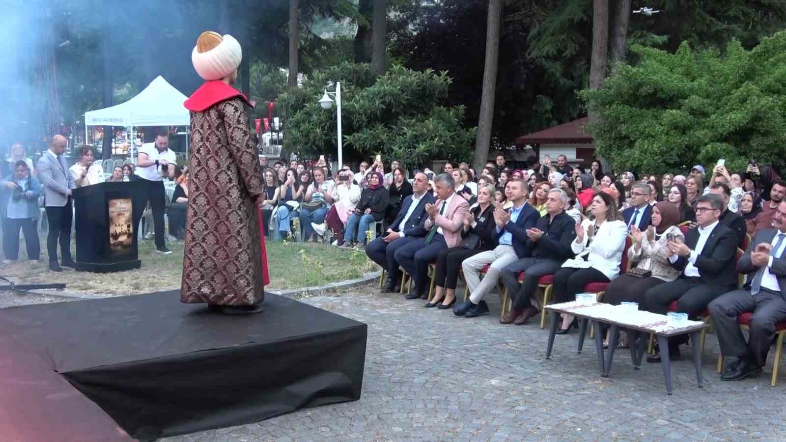 Bin yıllık kıyafetler defilede: "Fetihten Milli Mücadeleye Amasya"