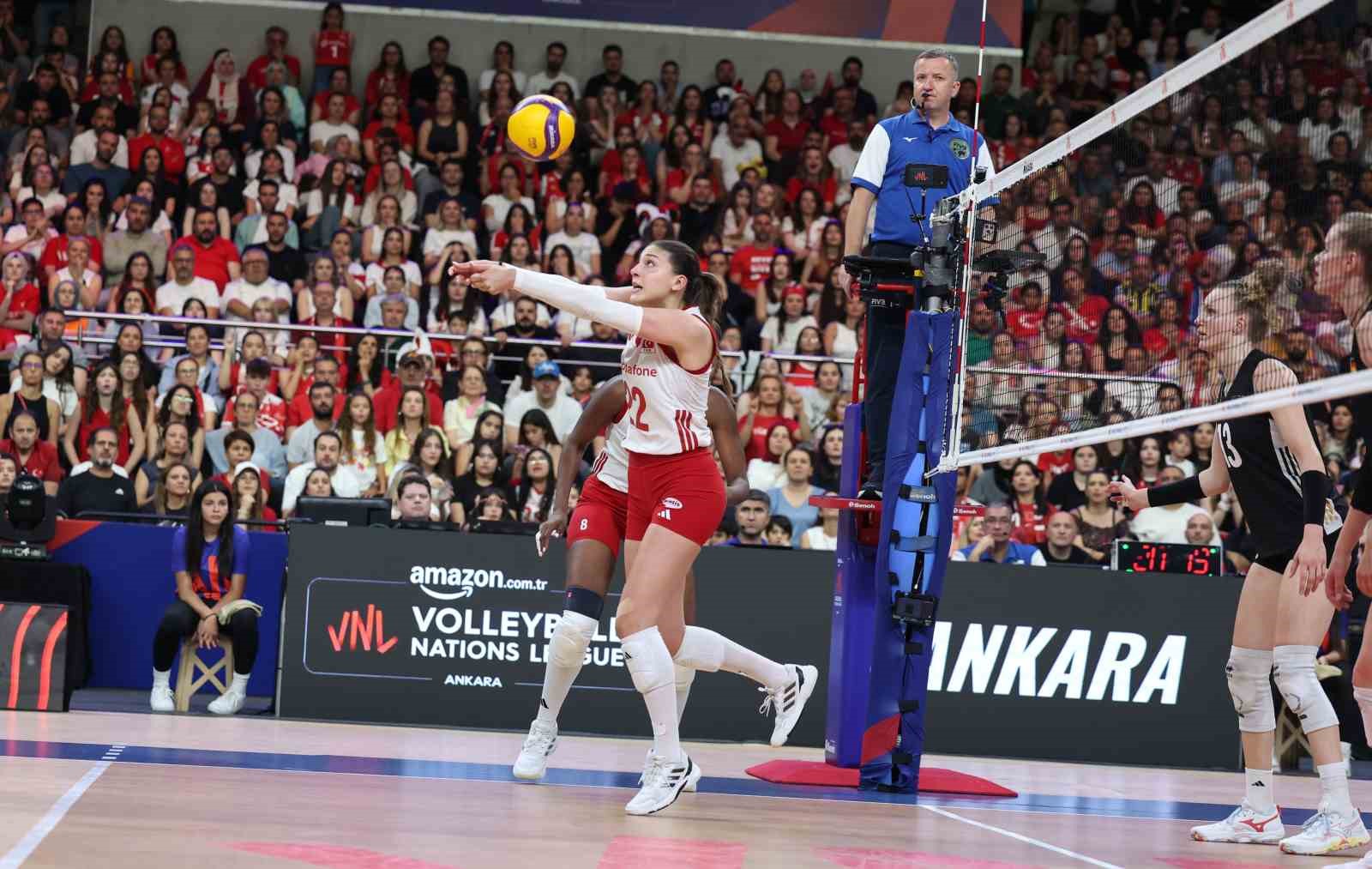 A Milli Kadın Voleybol Takımı, Almanya’yı 3-2 mağlup etti