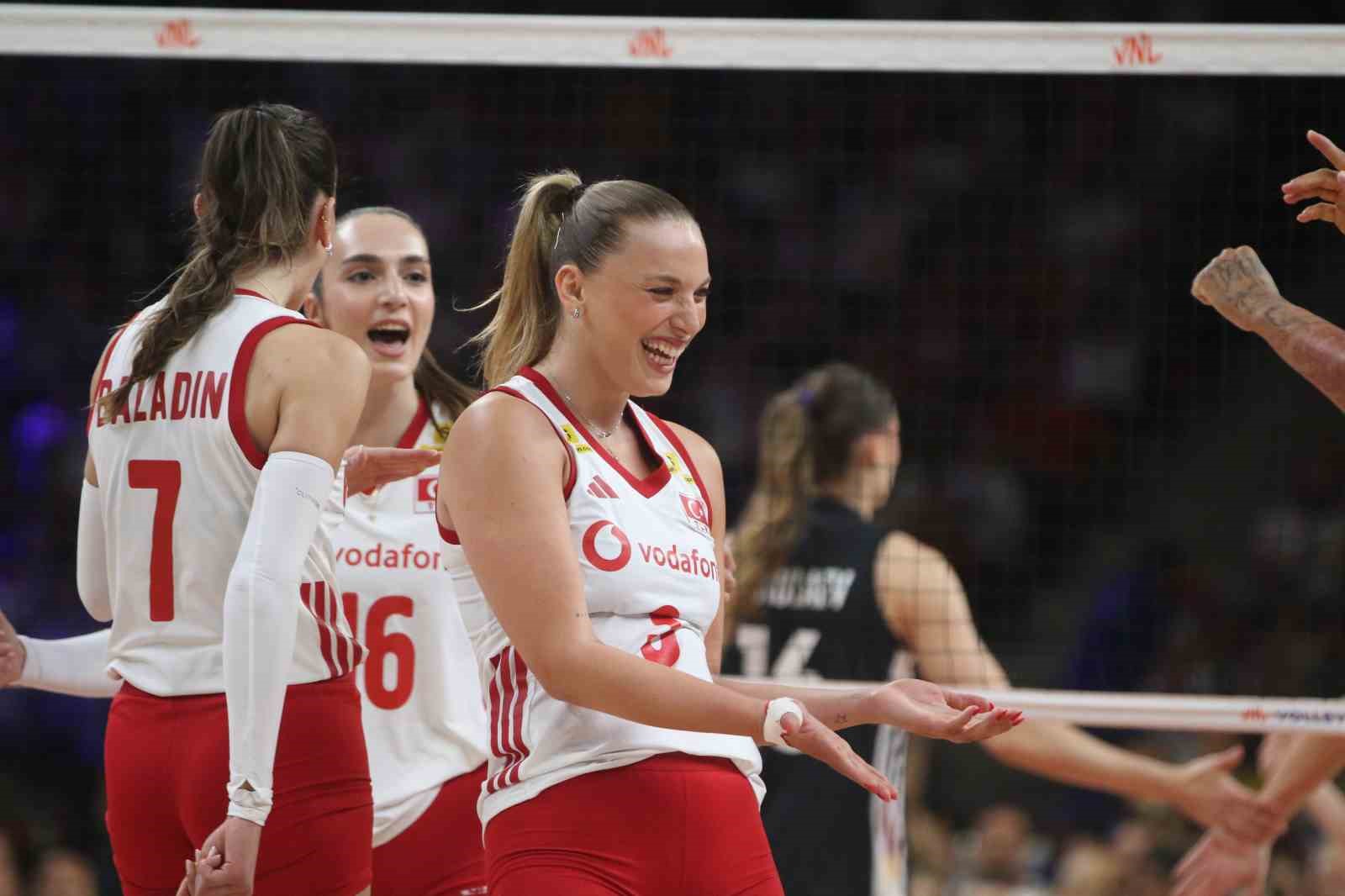 A Milli Kadın Voleybol Takımı, Almanya’yı 3-2 mağlup etti