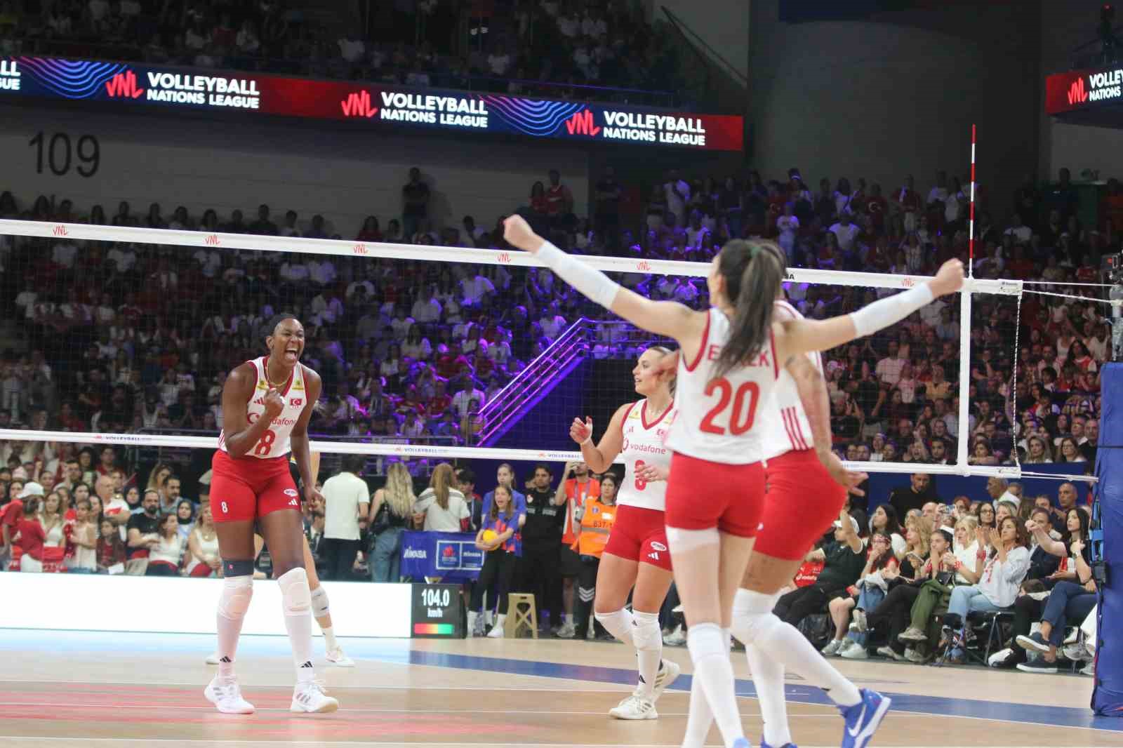 A Milli Kadın Voleybol Takımı, Almanya’yı 3-2 mağlup etti