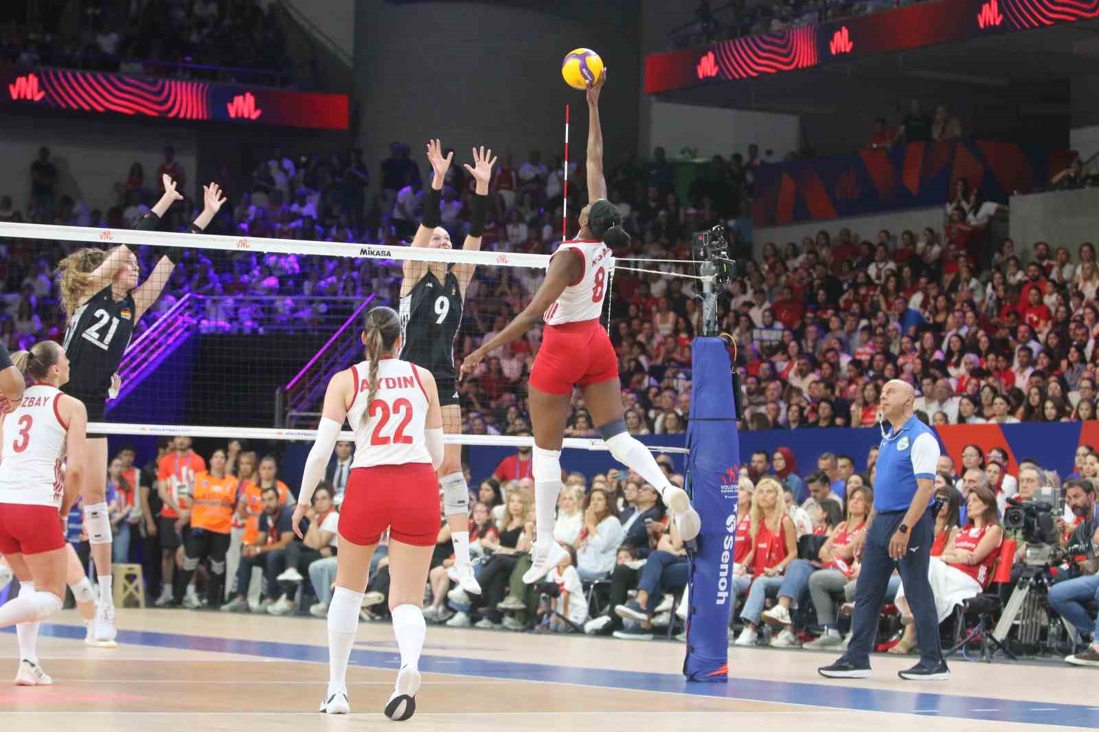A Milli Kadın Voleybol Takımı, Almanya’yı 3-2 mağlup etti
