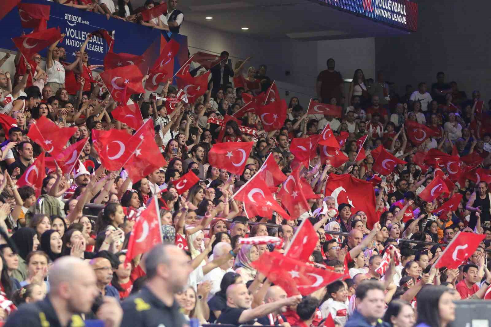 A Milli Kadın Voleybol Takımı, Almanya’yı 3-2 mağlup etti