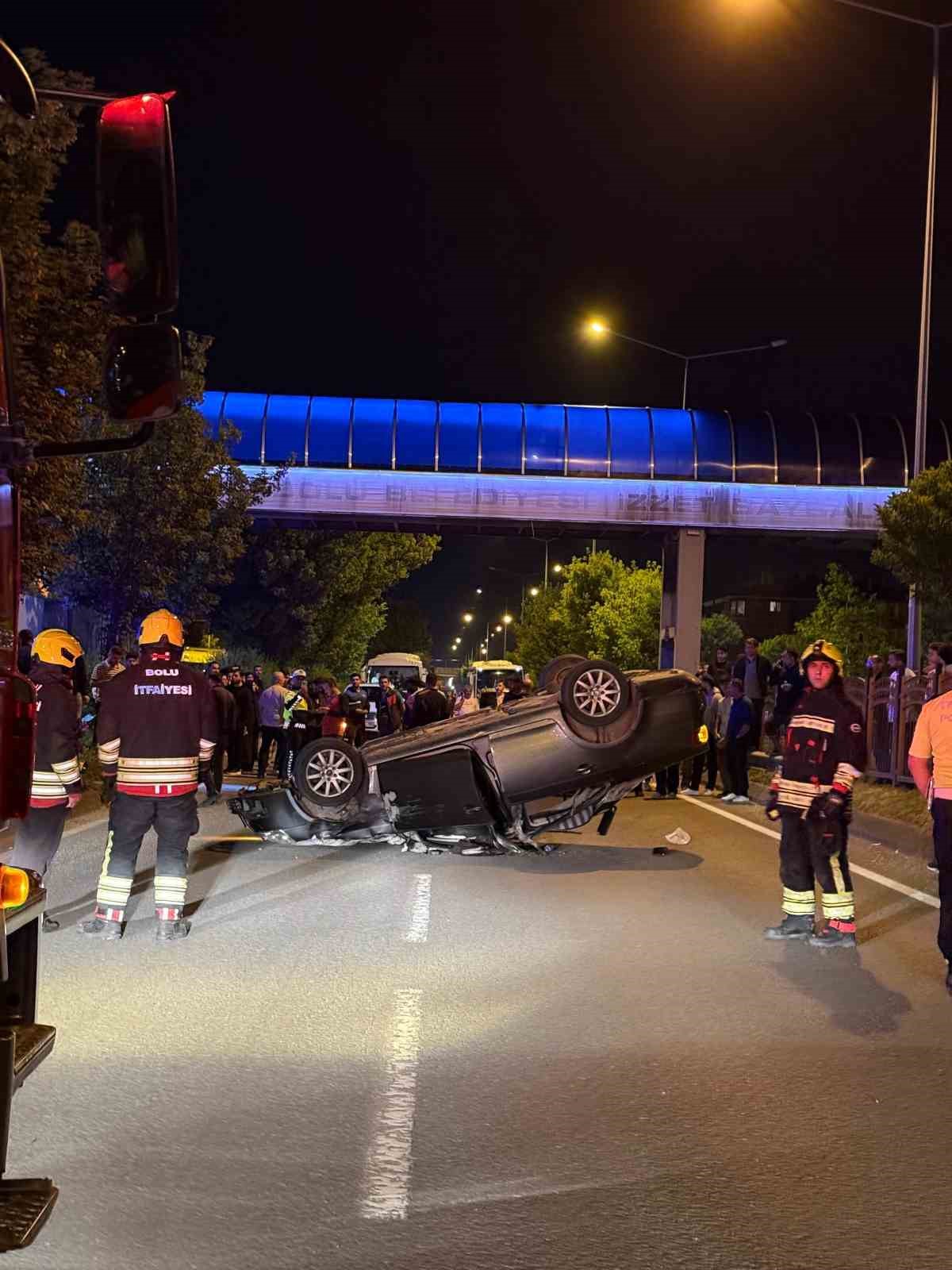 Bolu’da D-100’de takla atan otomobilden burunları bile kanamadan çıktılar
