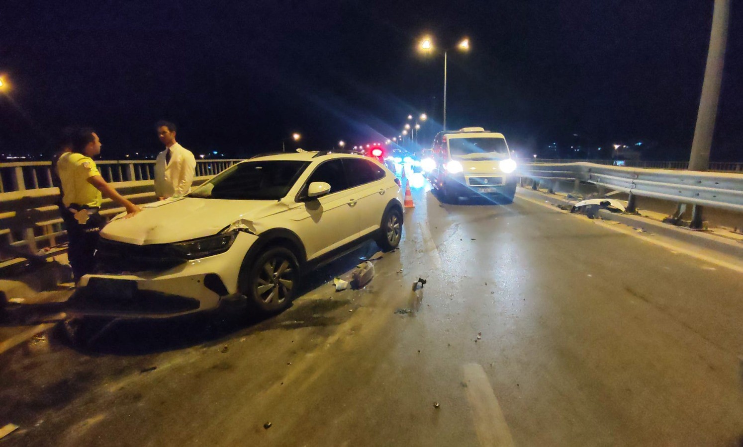 Alkollü sürücünün kullandığı araç önündeki araca arkadan çarptı: 3 yaralı