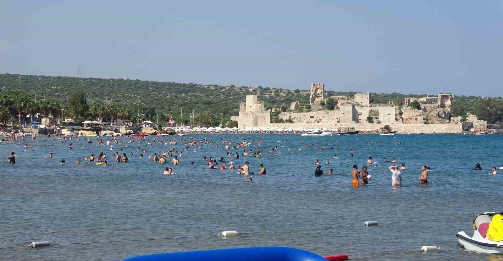 Sıcaklar geldi, okullar tatil olmadan sahillerde yoğunluk başladı