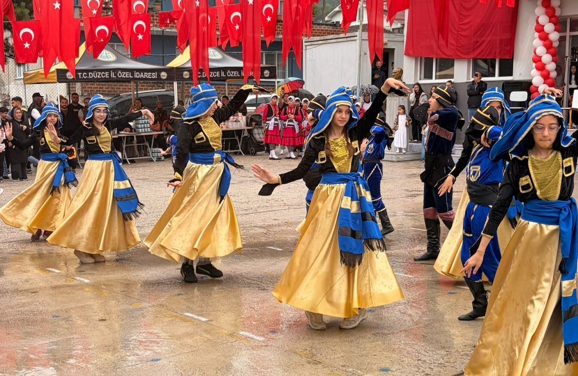 Gölyaka Eğitim ve Kültür Şenliği Hacıyakup köyünde yoğun ilgi gördü
