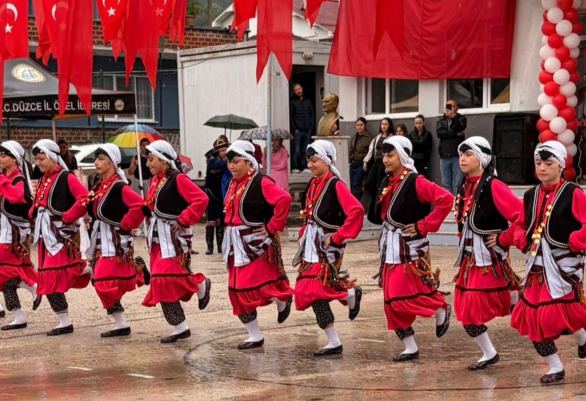 Gölyaka Eğitim ve Kültür Şenliği Hacıyakup köyünde yoğun ilgi gördü