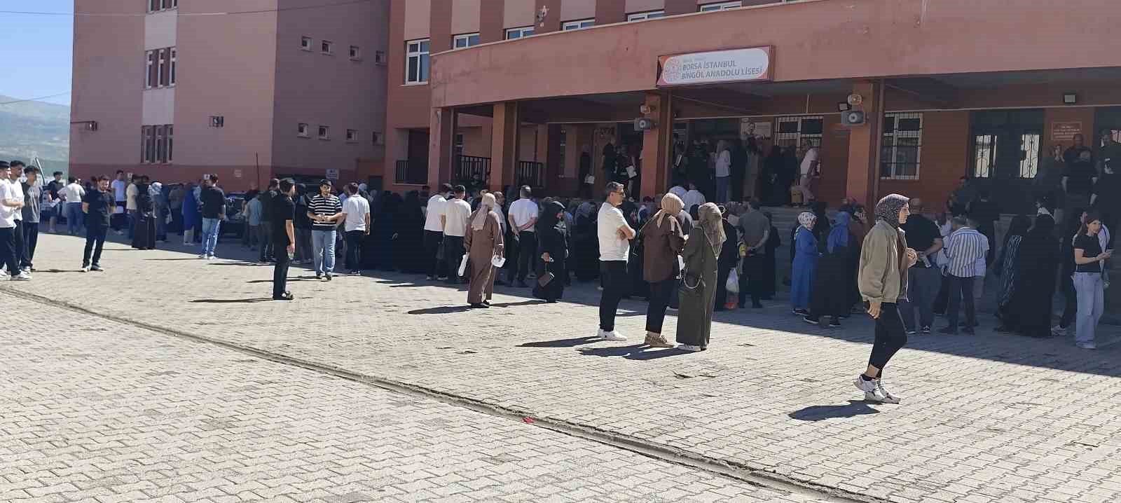 Bingöl’de YKS heyecanı sürüyor