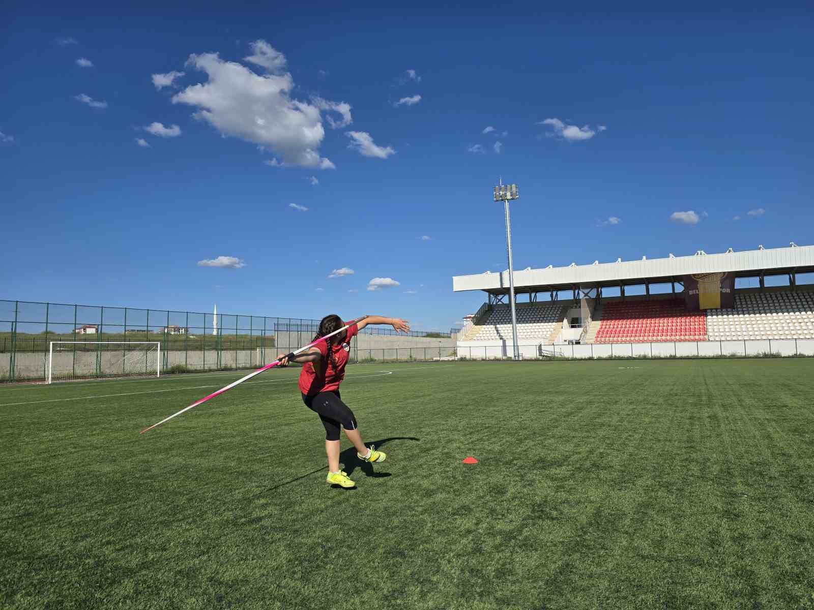 Yozgatlı genç sporcu yaz kış demeden çalıştı, adından söz ettiren başarılara imza attı