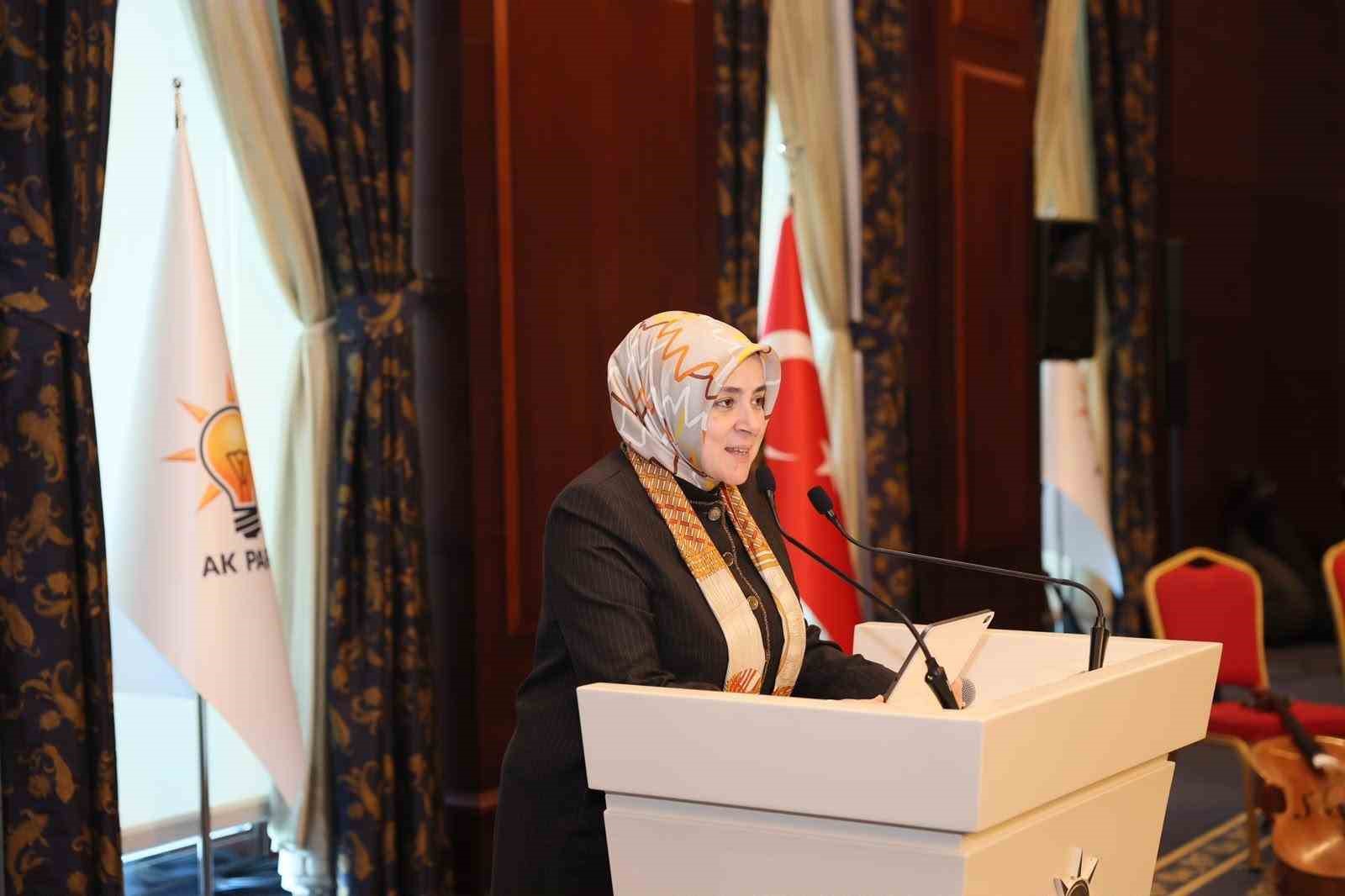 AK Parti Kadın Kolları’ndan anlamlı Babalar Günü programı: Şehit babaları ve gaziler ağırlandı