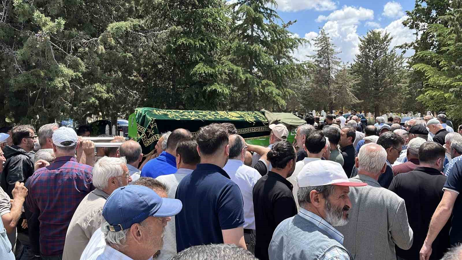Isparta’daki kazada hayatını kaybeden Keziban Baysal son yolculuğuna uğurlandı