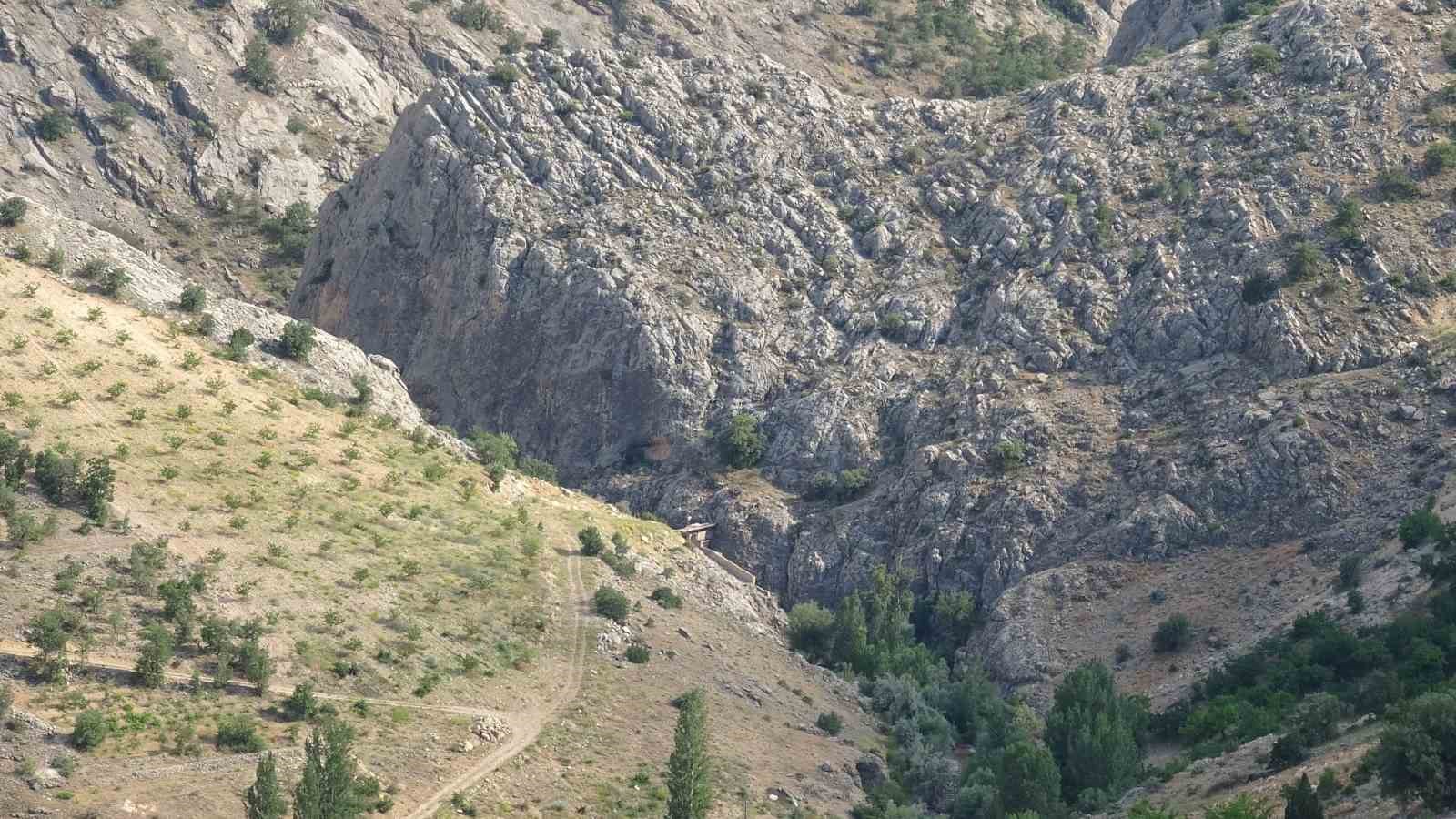 Cinayete kurban giden Aysel Yıldırım için 1600 rakımlı dağlık alanda arama