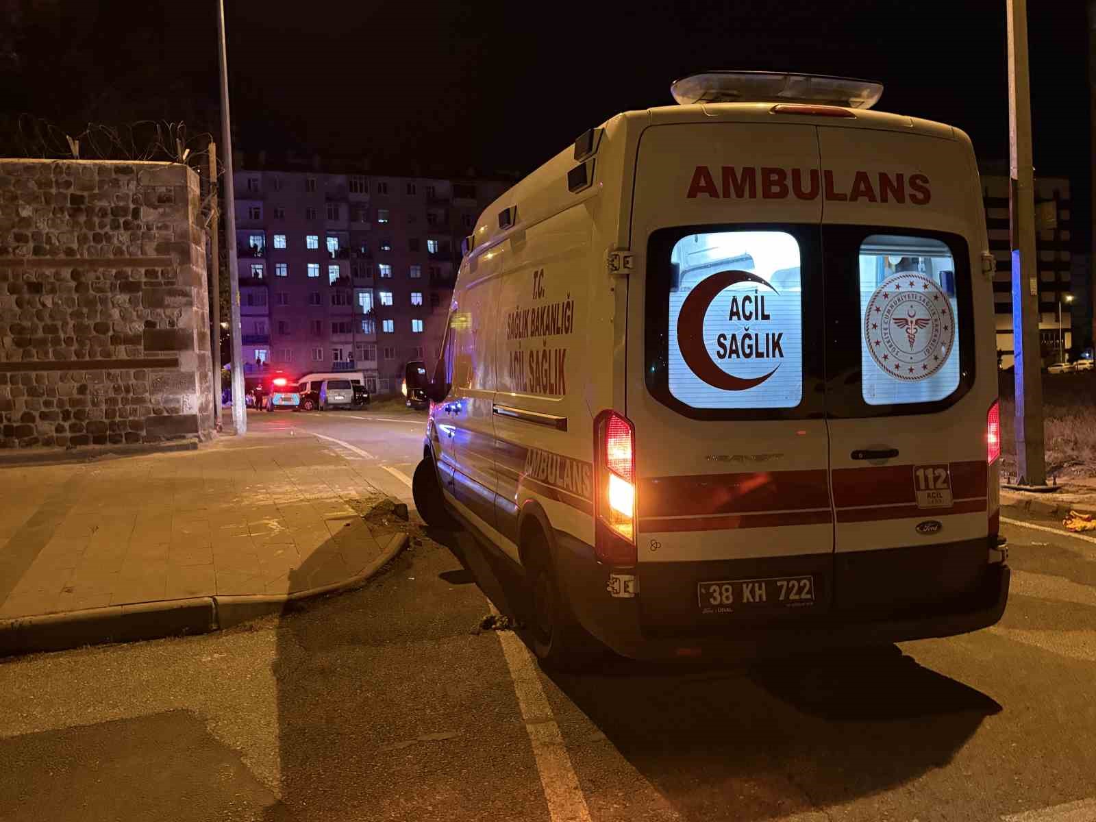 ‘Torpil patlatma’ kavgasında sopa ve satır kullanıldı: 3 yaralı