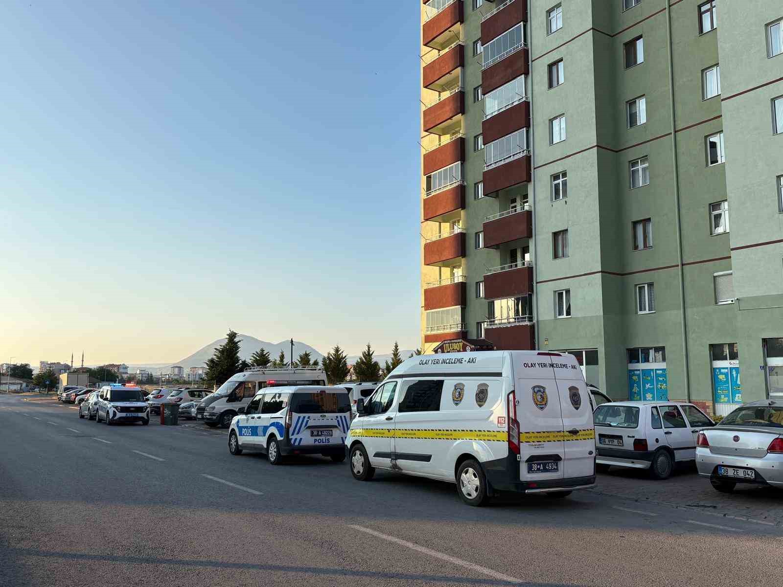 Kayseri’de bir kişi babası tarafından evde ölü bulundu
