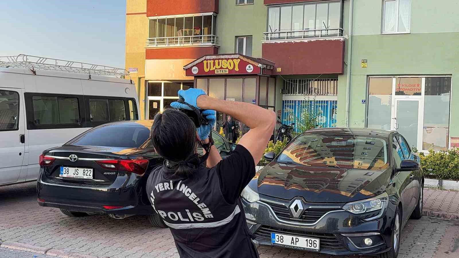 Kayseri’de bir kişi babası tarafından evde ölü bulundu