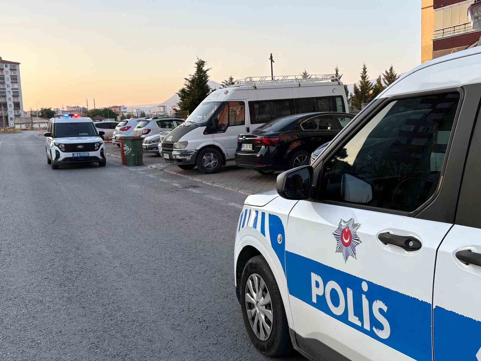 Kayseri’de bir kişi babası tarafından evde ölü bulundu
