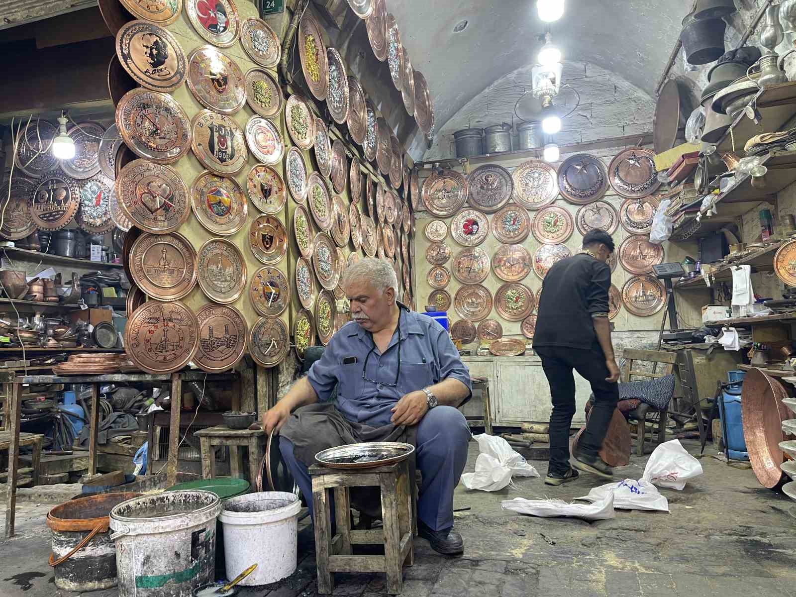 Şanlıurfa’da kaybolmaya yüz tutan bakırcılık mesleği yeniden canlandı