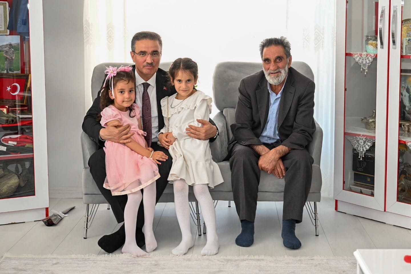 Vali Baruş’tan şehit ailelerine anlamlı ziyaret