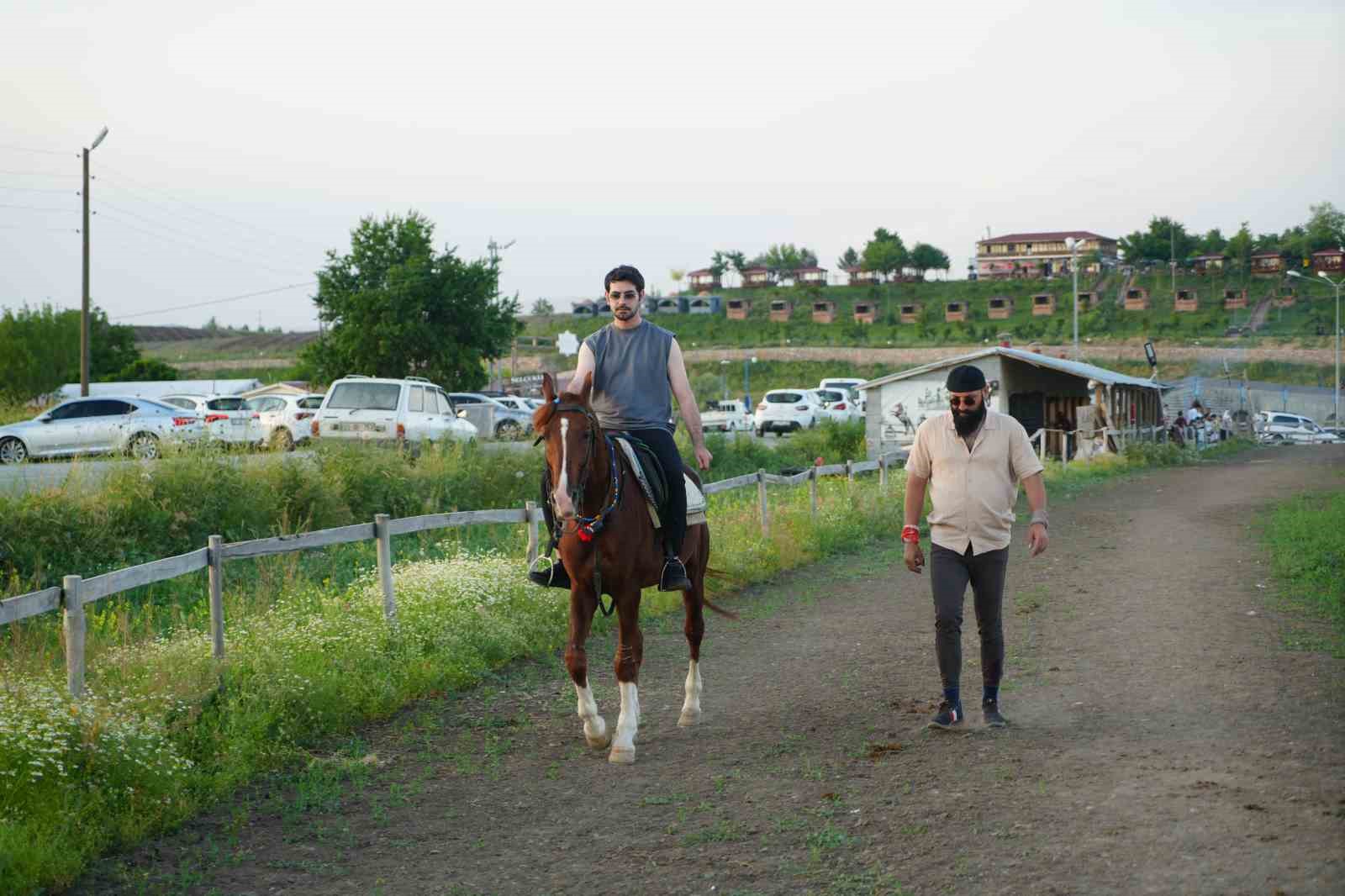 "Babamın Damadı" alışılmış anlatının dışında çekiliyor