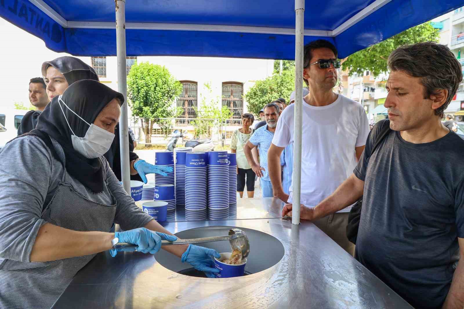 Antalya Büyükşehir Belediyesi’nden Muharrem ayı boyunca aşure ikramı