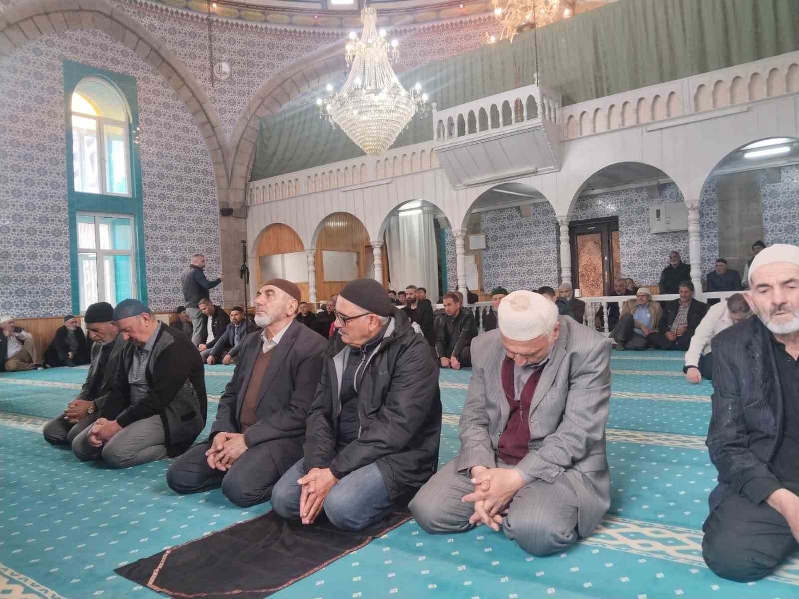 Özdereli Kur’an bülbüllerinden vefalı davranış