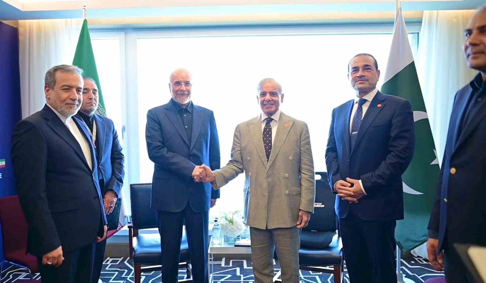 Pakistan Başbakanı Şerif: "Görüşmelerde umut verici ilerlemeler kaydedilmiştir"