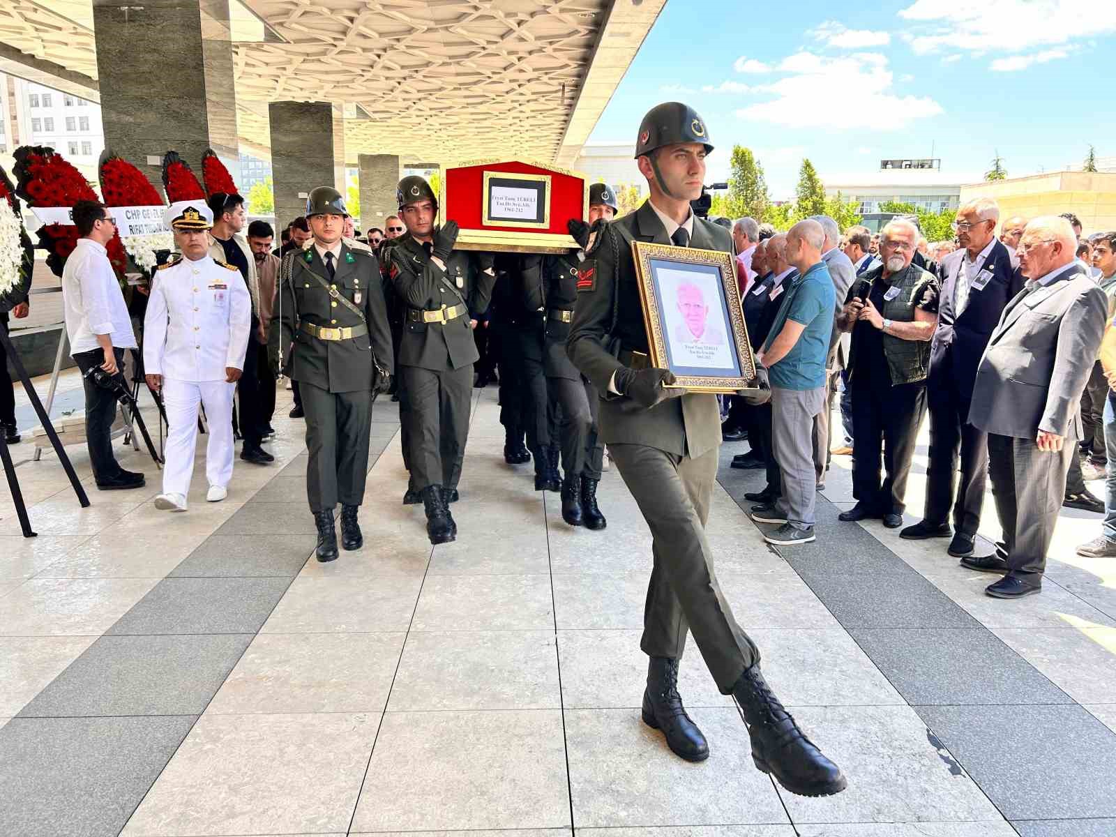 CHP Genel Başkanı Kılıçdaroğlu, Emekli Hava Savunma Albayı Türeli’nin cenaze törenine katıldı