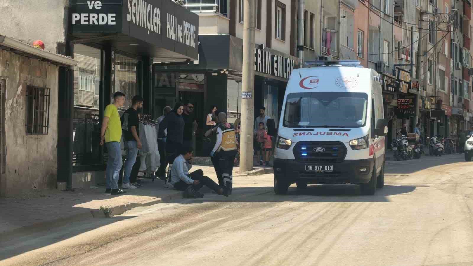 Yere dökülen mazot kazaya sebebiyet verdi; 3 yaralı