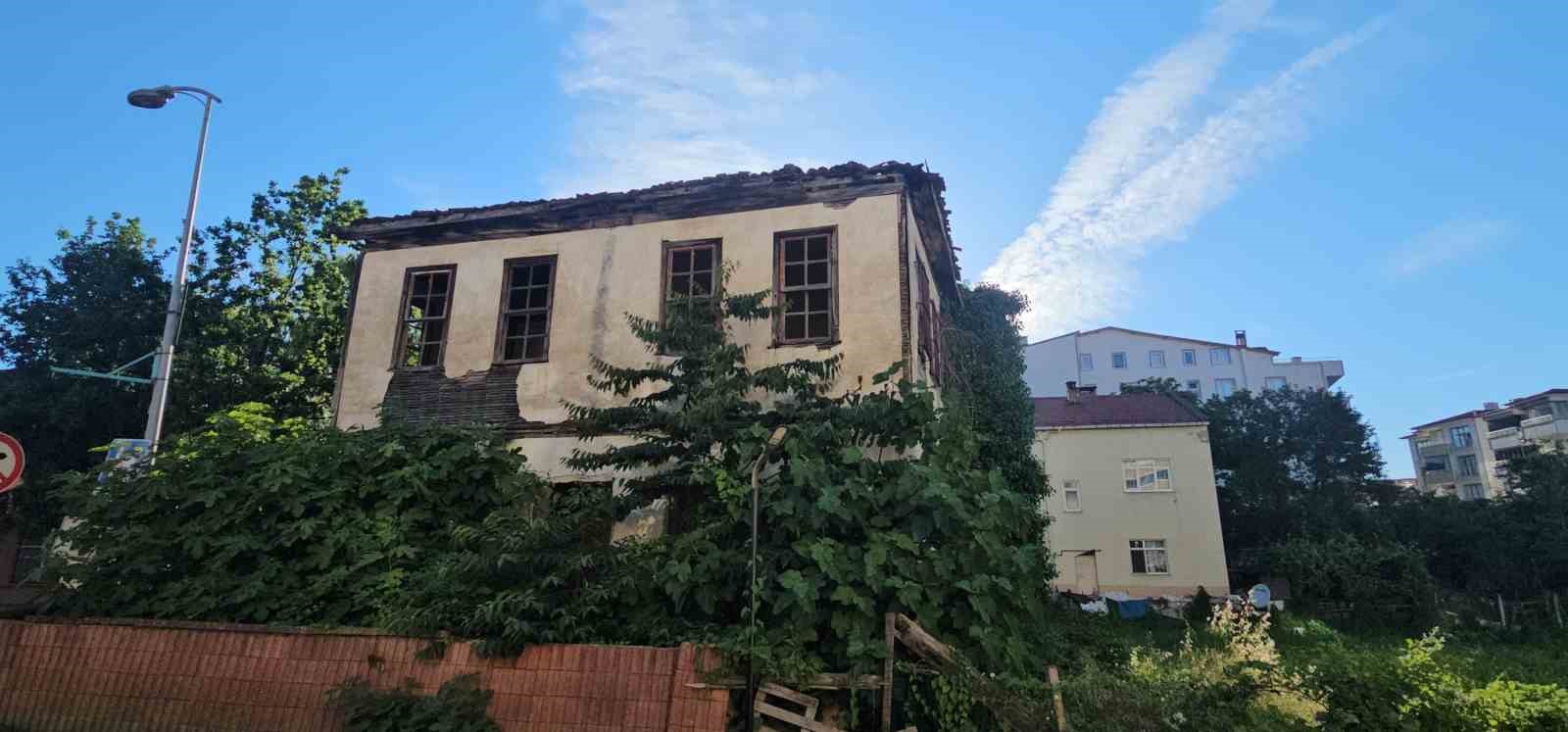 Kastamonu’da metruk binada erkek cesedi bulundu
