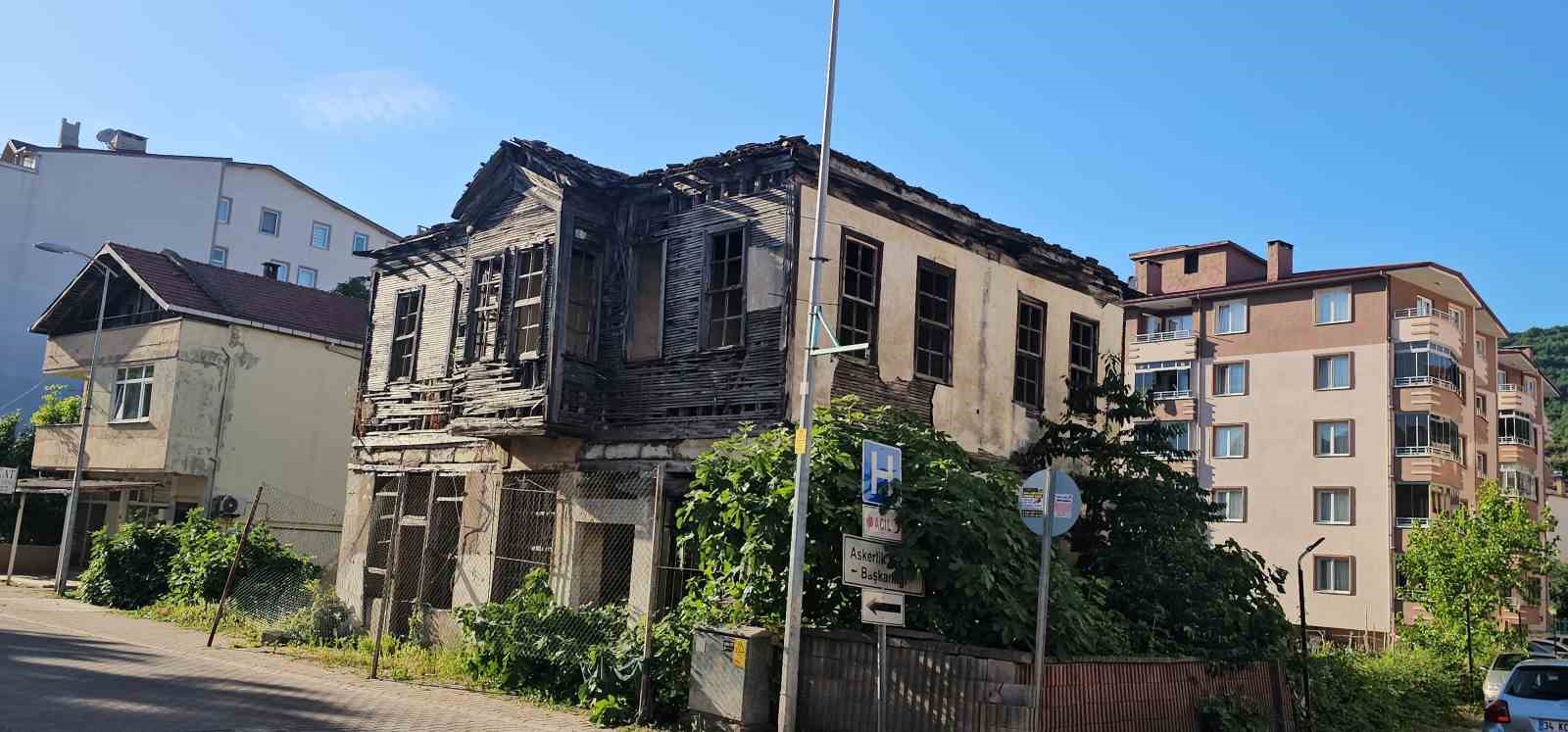 Kastamonu’da metruk binada erkek cesedi bulundu